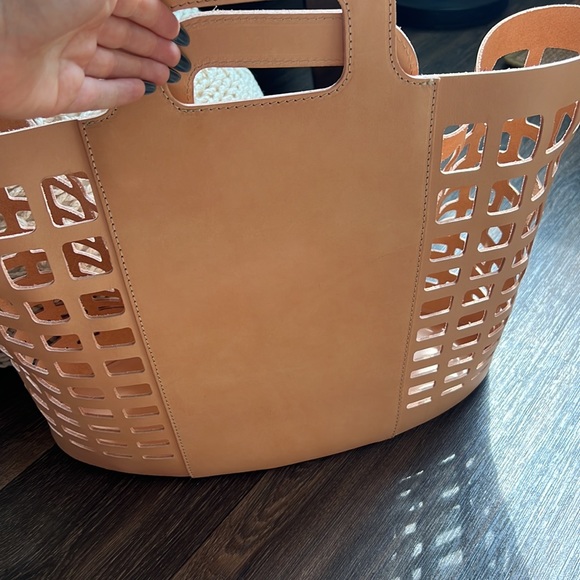 Demijohn cutout leather tote - Picture 5 of 16